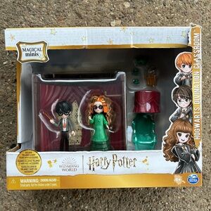 Wizarding World Magical Minis Hogwarts Divination Classroom Playset